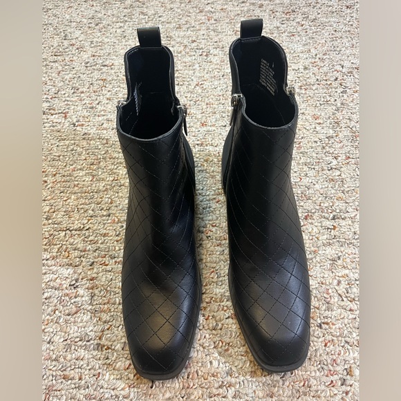 NEW JustFab JF Camille Side-Zip Black Ankle Boot Size 9 - Picture 4 of 13